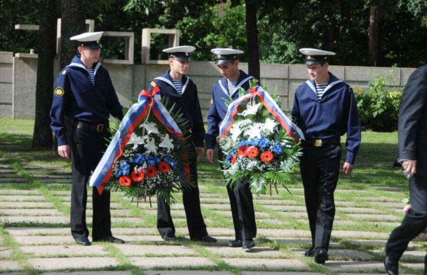 Klaipėdoje pagerbti žuvę užsienio kariai