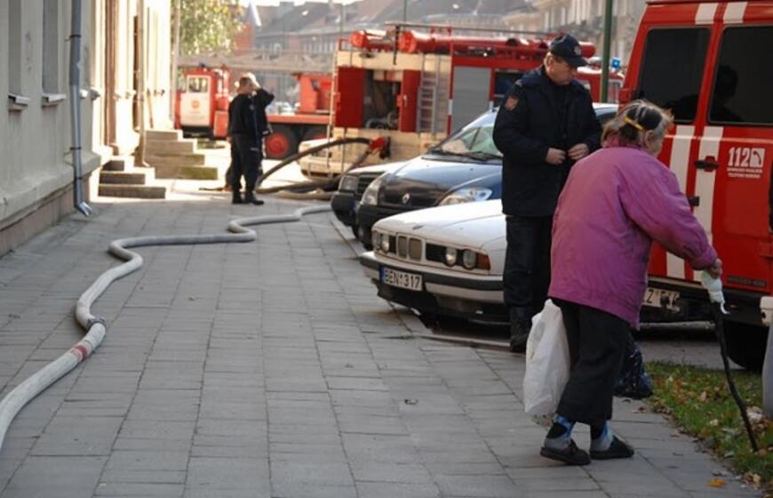 Uostamiesčio Minijos gatvėje - daugiabučio gaisras