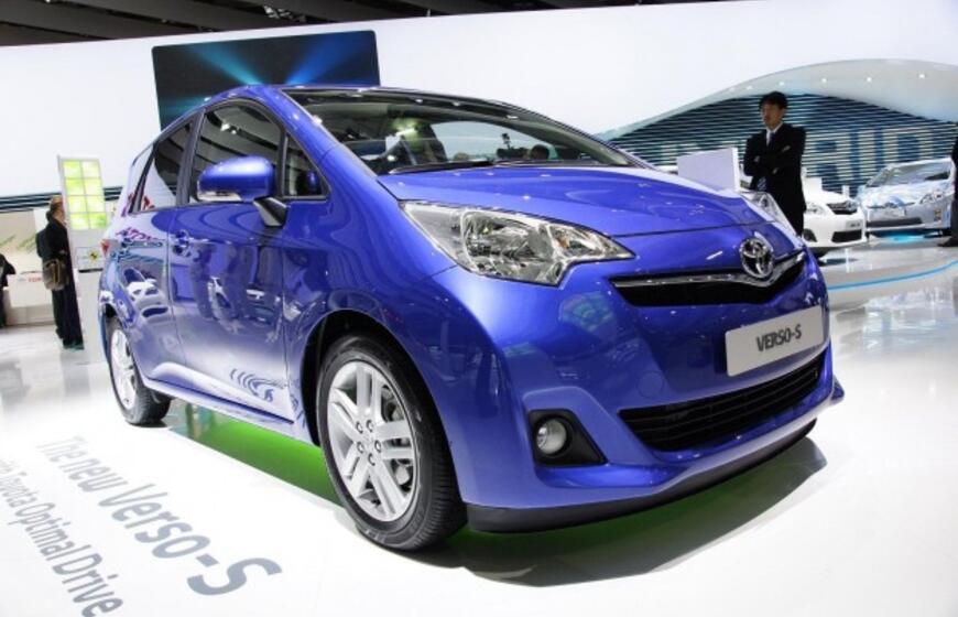 Paryžiuje įvyko "Toyota" miniveno "Verso S" premjera