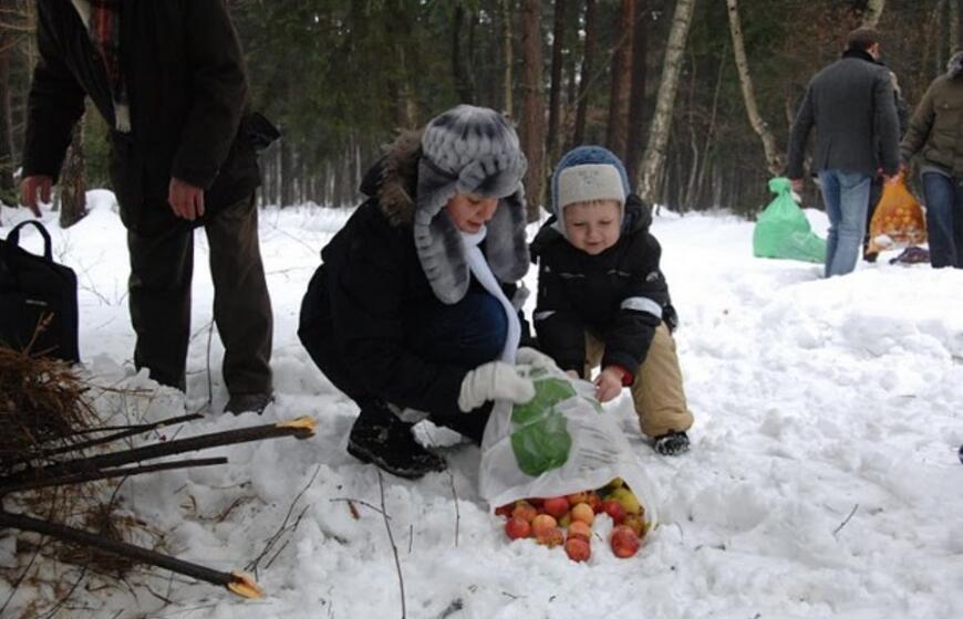 Klaipėdiečiai miško žvėreliams nešė maistą