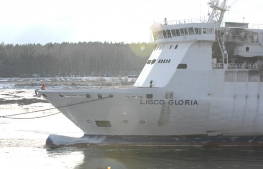 Sudegęs keltas "LISCO Gloria" parplukdytas į Klaipėdą