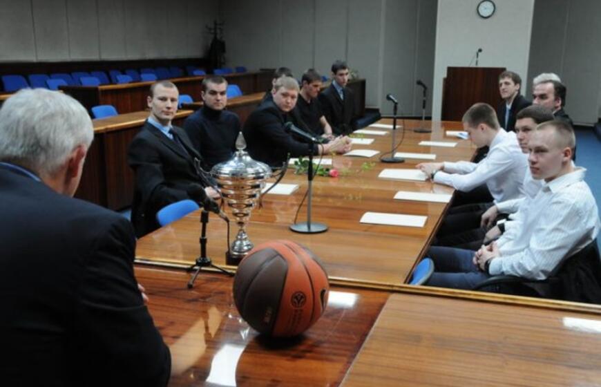 Meras priėmė krepšinio klubą "Nafta-Universitetas"