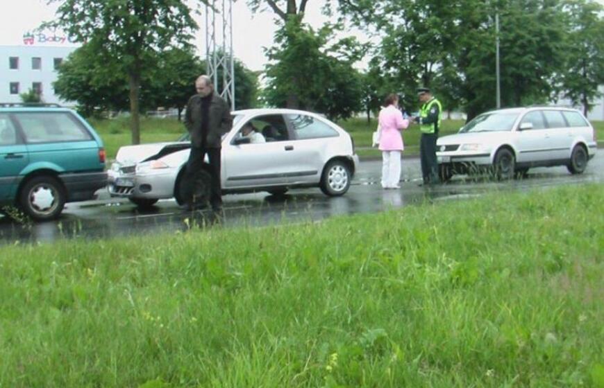 Eismo spūstyje - triguba avarija