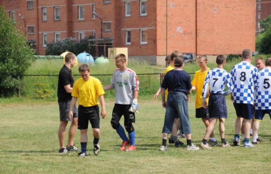 Futbolo varžybose - žmonės su negalia