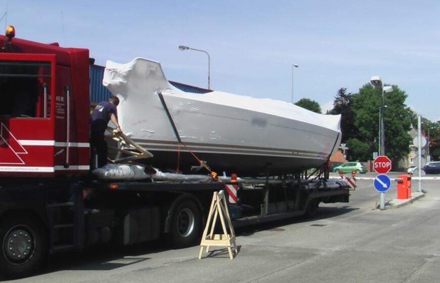 Uostamiestyje - naujutėlaitės jachtos