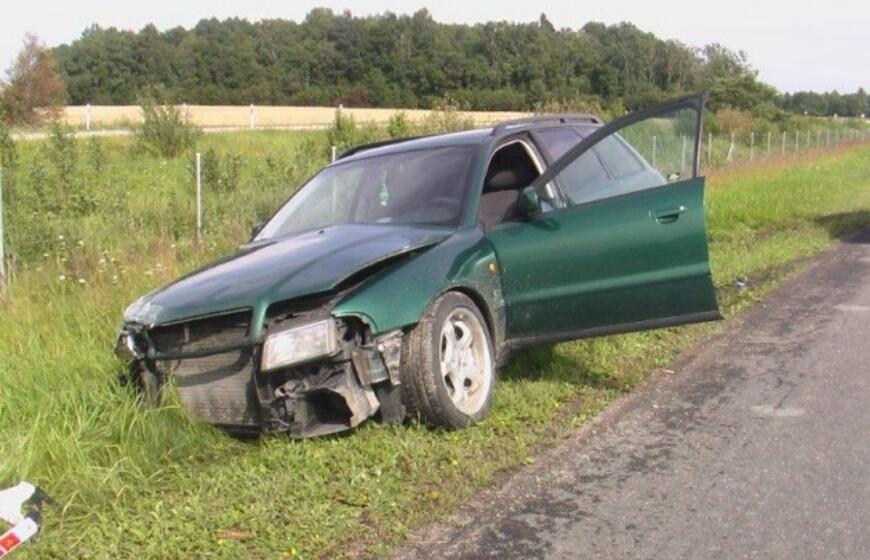 Automagistralėje į avariją pateko "Audi"