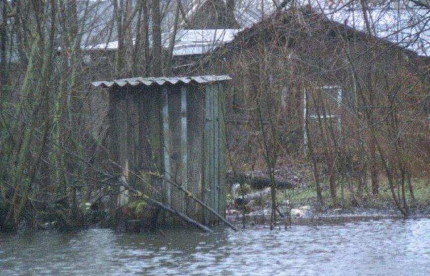 Naktinę kelionę "Mitsubishi" baigė ežere