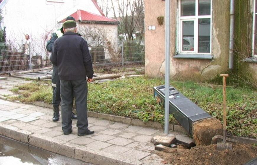Automobilis nuvertė stovos skaitiklį