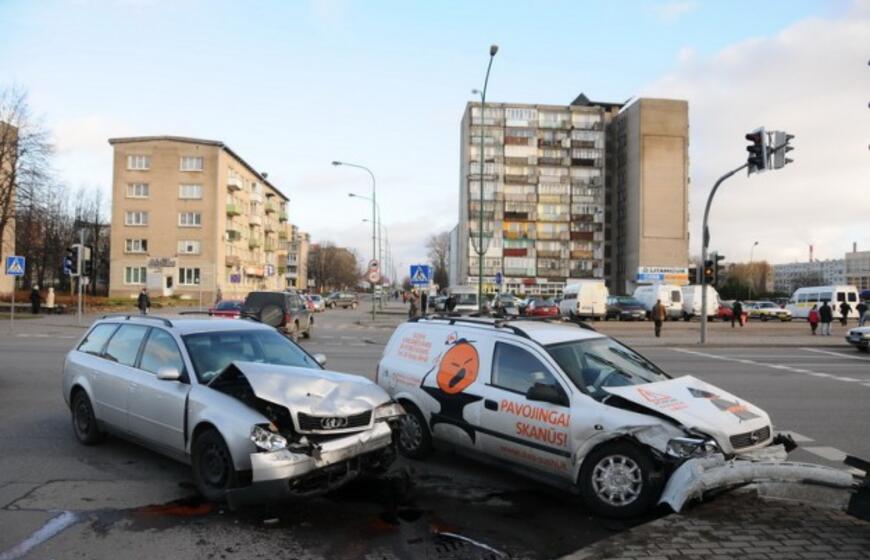 Avarija prie "Vėtrungės" pasažo