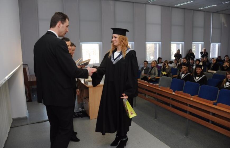 Jūreivystės mokykloje įteikti diplomai