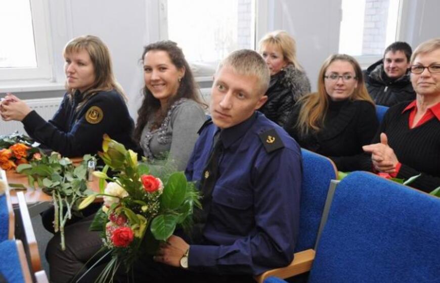 Jūreivystės mokykloje įteikti diplomai