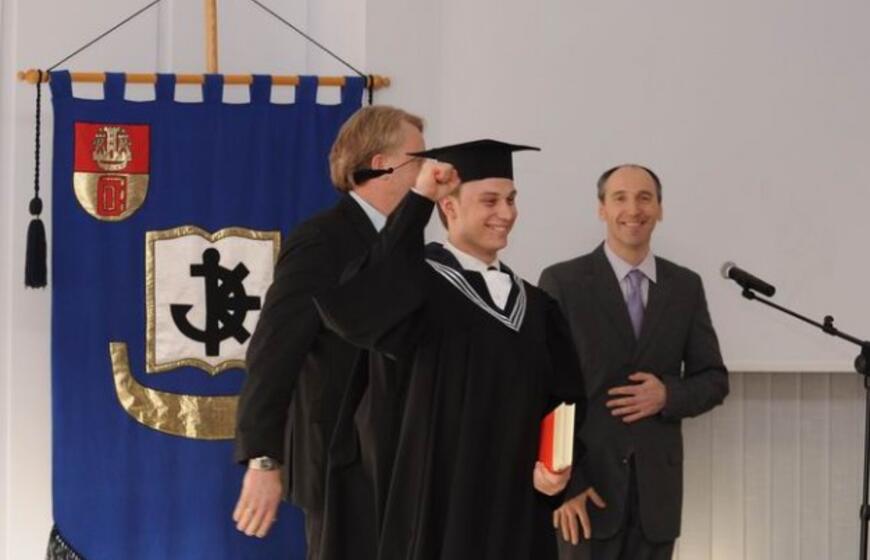 Jūreivystės mokykloje įteikti diplomai