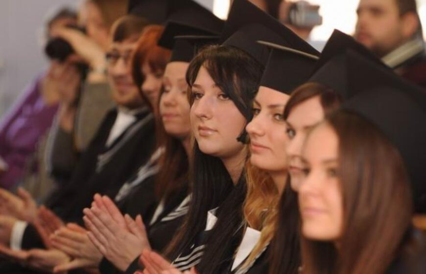 Jūreivystės mokykloje įteikti diplomai
