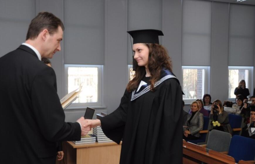 Jūreivystės mokykloje įteikti diplomai