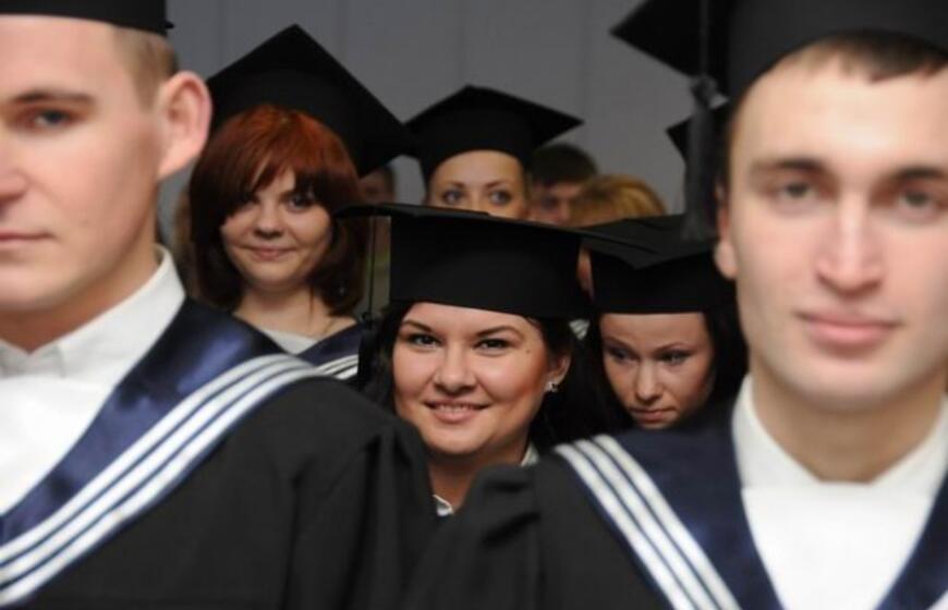 Jūreivystės mokykloje įteikti diplomai