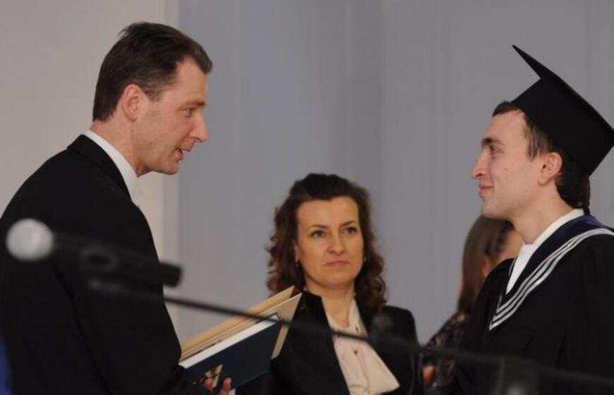 Jūreivystės mokykloje įteikti diplomai