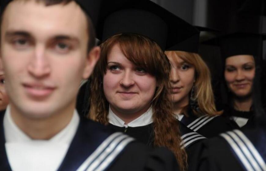 Jūreivystės mokykloje įteikti diplomai
