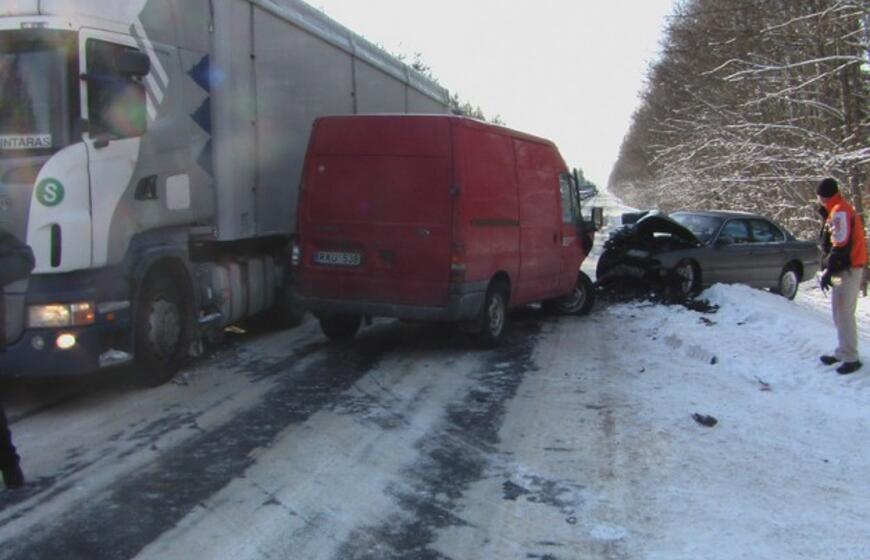 Klaipėdos rajone jaunuolis sudaužė BMW