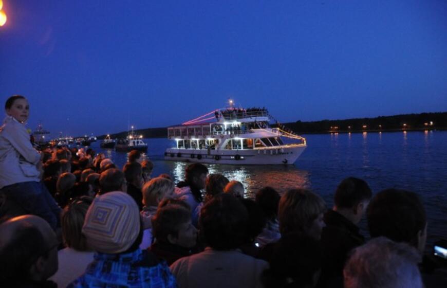 Laivų paradas nušvietė Klaipėdą