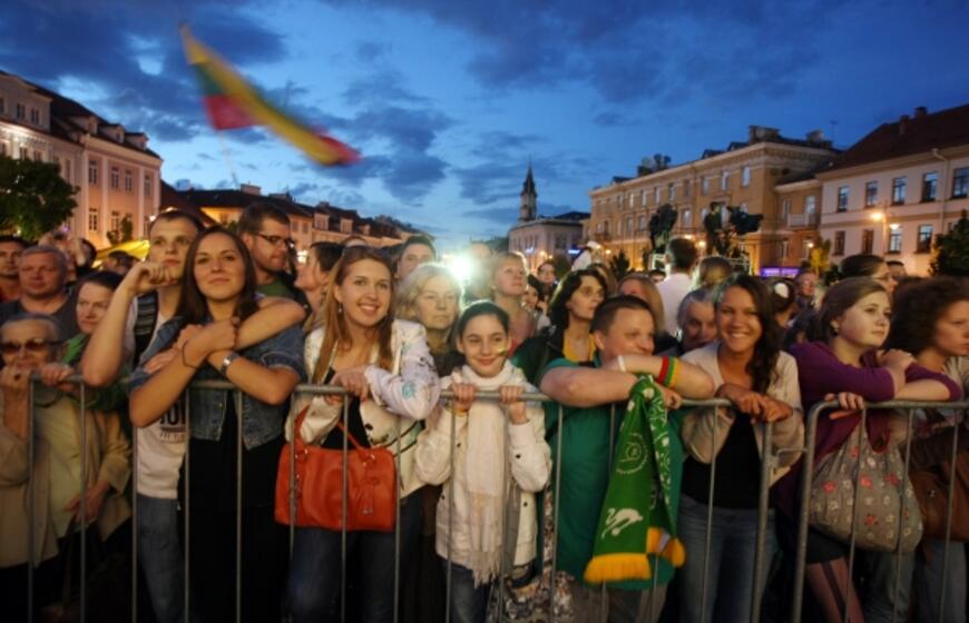 Rūtą Meilutytę pasitiko tūkstančiai gerbėjų