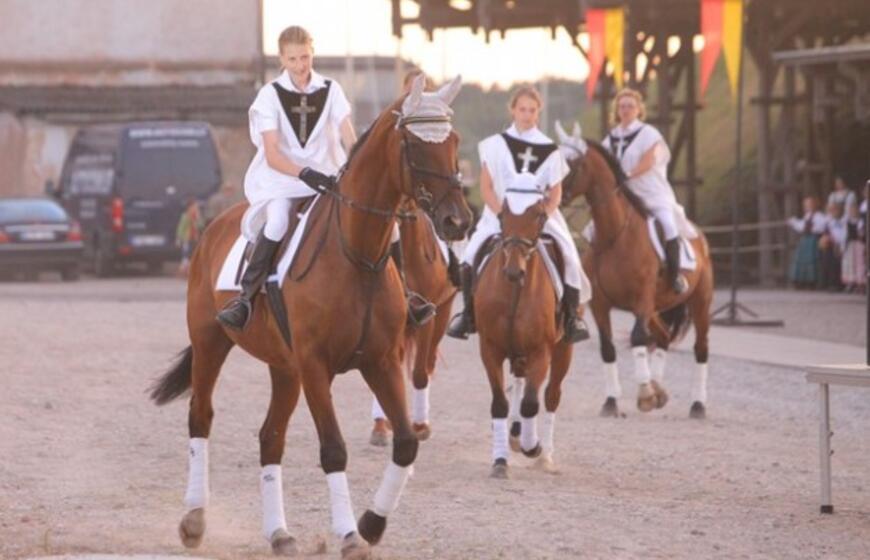 Per istoriją keliavo karietomis ir ugnimi