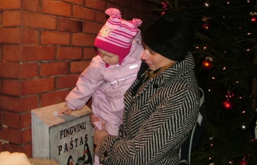 Kalėdų seneliui laiškus neš pingvinai