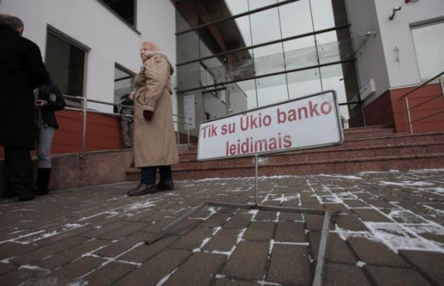 Užrakintas Ūkio bankas šokiravo žmones