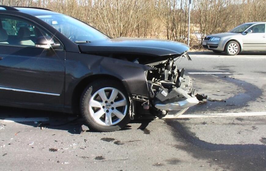 Svečius skolintu automobiliu vežiojęs jaunuolis - ligoninėje