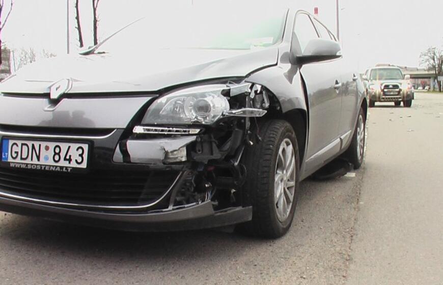 Avarijos kaltininkas pildė dvi eismo įvykių deklaracijas