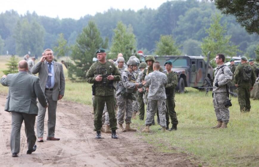 Pratybos kariniame poligone