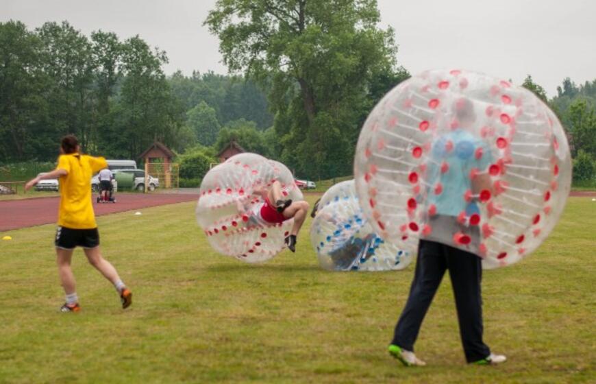 Šilutėje vyko pirmasis Lietuvoje "zorbing" futbolo čempionatas