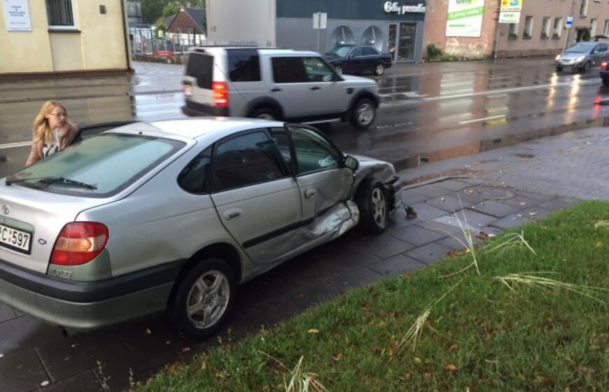 Rytinio piko metu - avarija Liepų gatvėje
