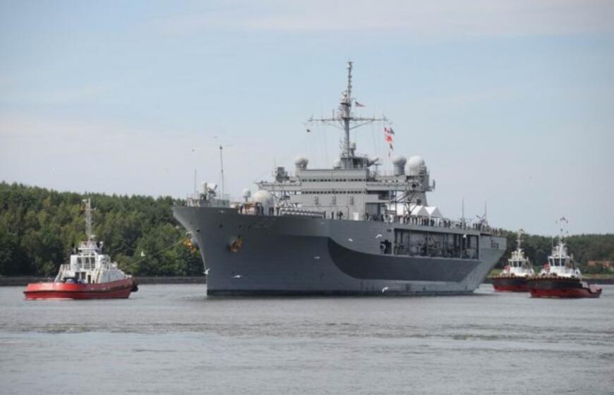 Į Klaipėdą atvyko JAV karinis jūrų laivas USS Mount Whitney