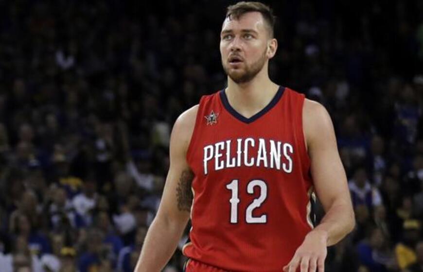 Donatas Motiejūnas rungtynėse su "Warriors" pelnė 8 taškus
