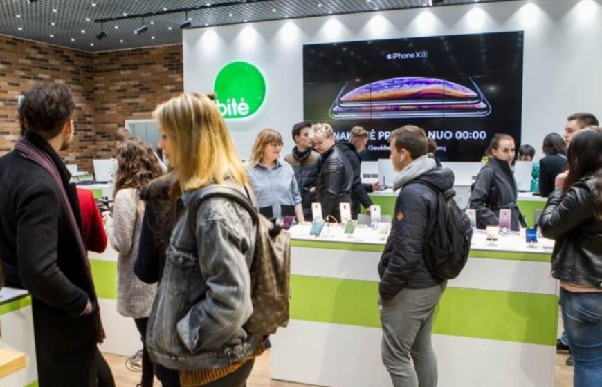 Prasidėjo prekyba naujaisiais „iPhone“