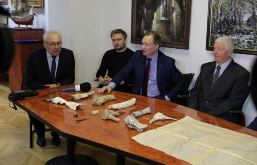 Uostamiesčio mokslininkai tyrinės vertingą kolekciją