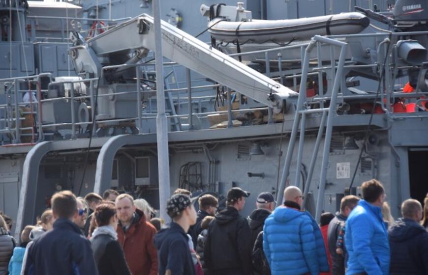 Nato laivų lankytojai