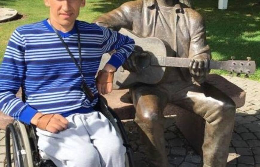 Neįgalus jaunuolis išugdė neįtikėtinus sugebėjimus