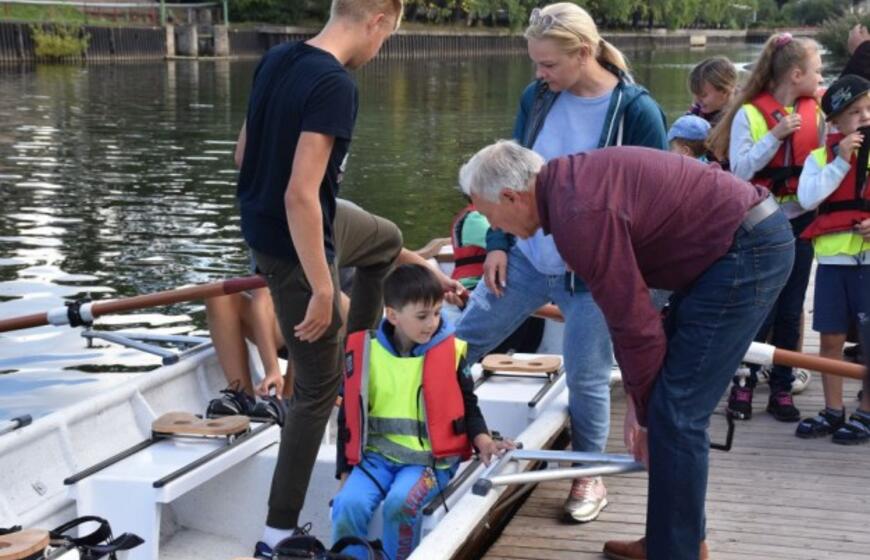 Dovana vaikučiams - po Danės upę vikingų valtimis