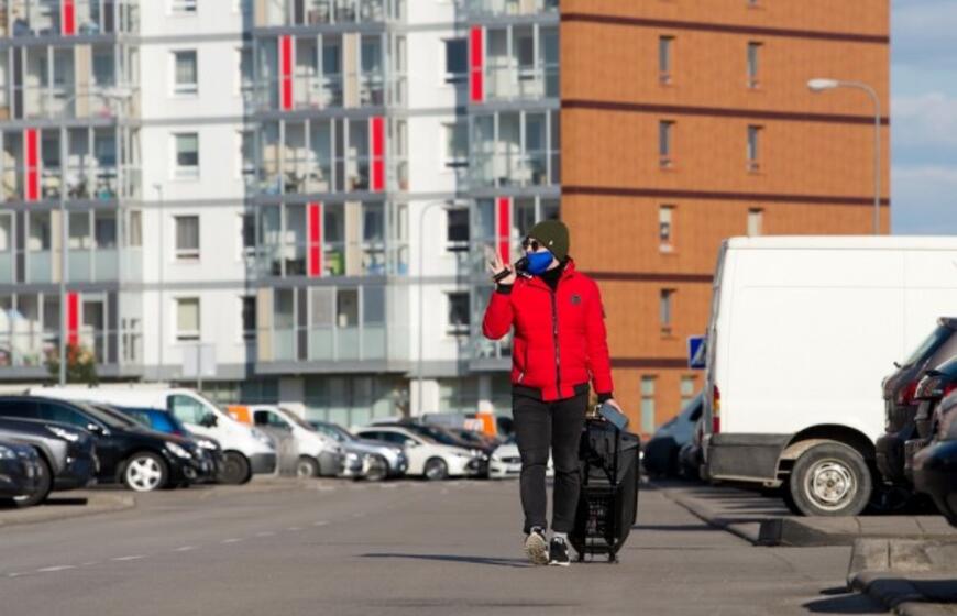 Nepakartojama - klaipėdiečiai uždainavo balkonuose