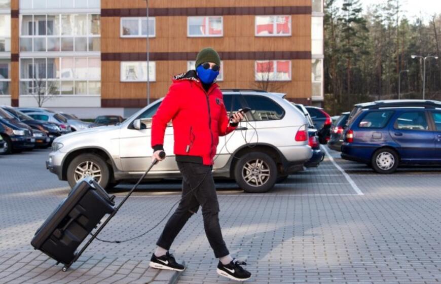 Nepakartojama - klaipėdiečiai uždainavo balkonuose