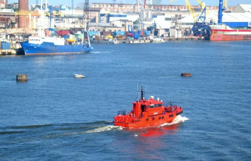 Klaipėdoje pandemijos banga locmanų nepaklupdė – laivus prie krantinių veda nuotoliniu būdu