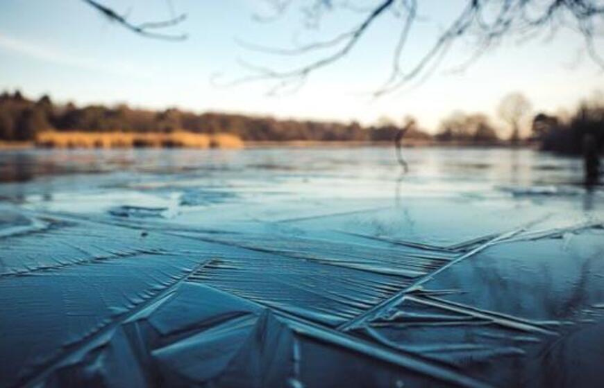 Prūde Kelmės rajone nuskendo į eketę nėręs vyras