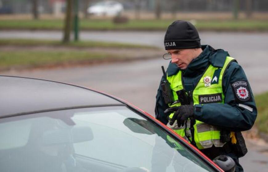 Įkliuvo 3 girti vairuotojai