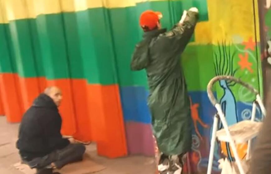 Perėjoje vaivorykštę perdažė trispalvės spalvomis