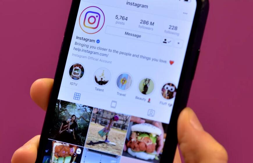 „Instagram“ ar „TikTok“ – tik su tėvų sutikimu