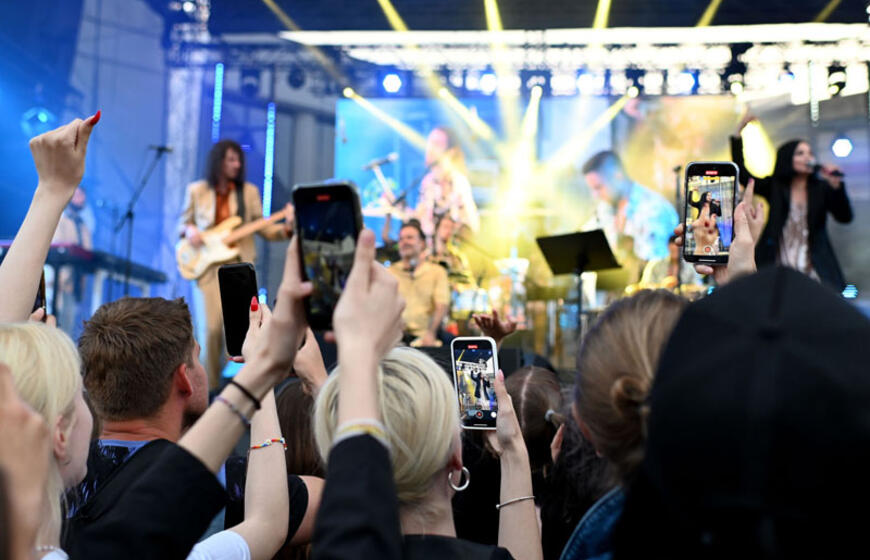 Džiazo festivalio minia su fotoaparatais