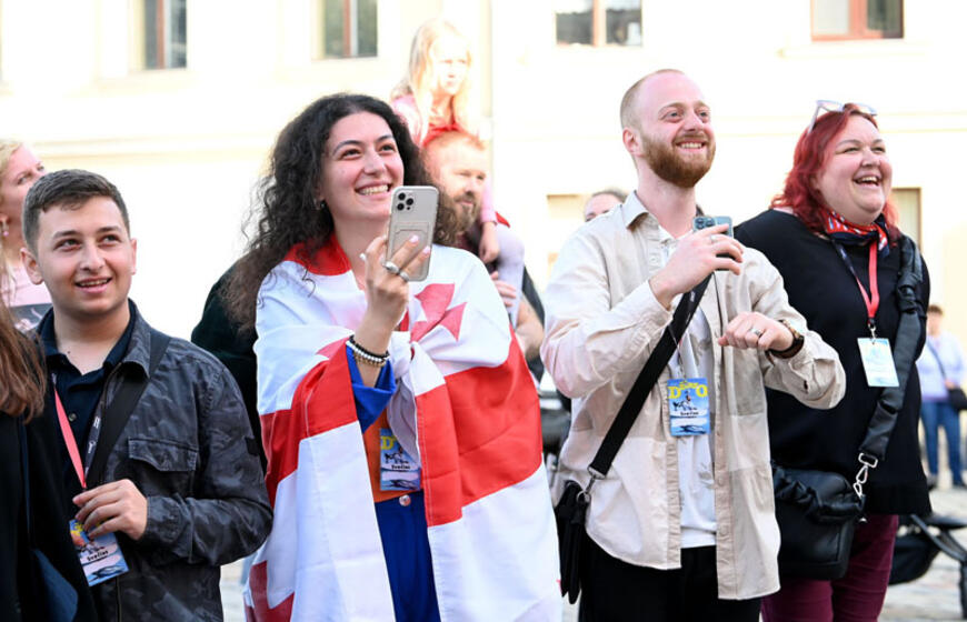 Laimingi žmonės klausos džiazo Klaipėdoje