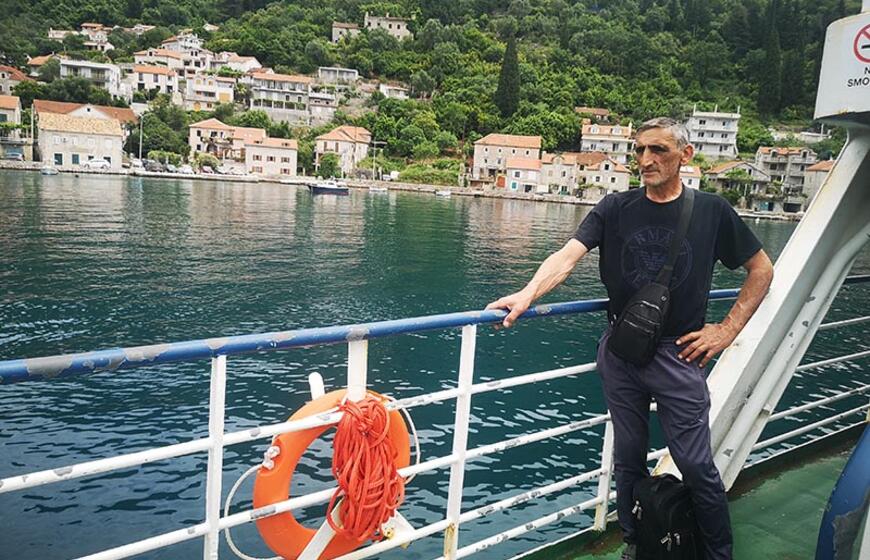 Keltas per kotoro įlanką