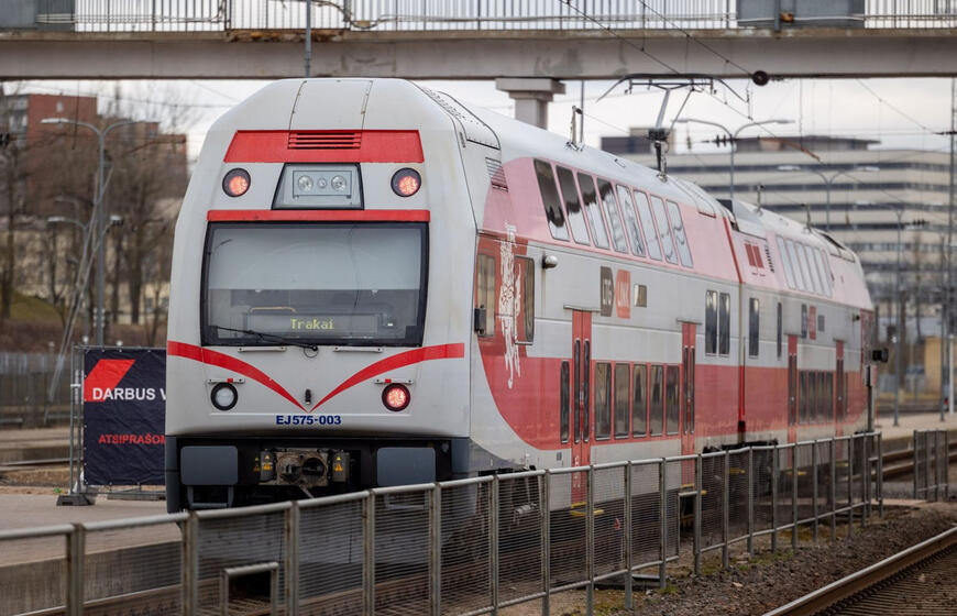 traukinys mirtinai sužalojo vyrą